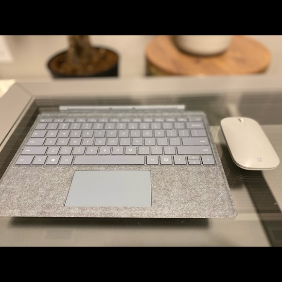 Microsoft Surface Pro - Picture 8 of 9